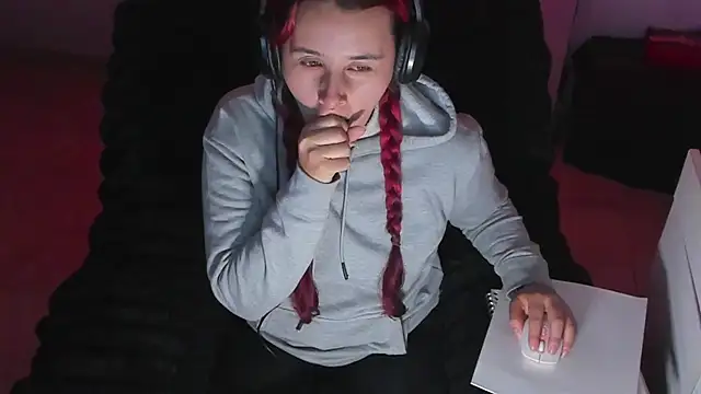 bonnie moon  online show from 10-22-25, 10:31