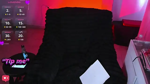 bonnie moon  online show from 10-24-25, 08:38