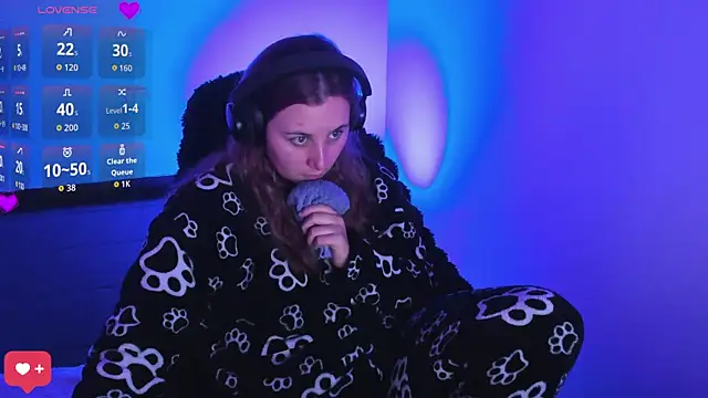 bonnie moon  online show from 03-17-26, 07:28