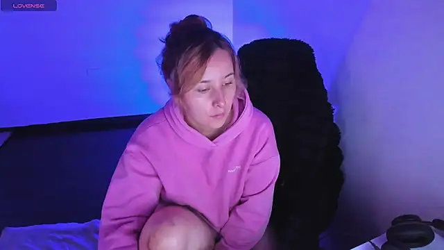 bonnie moon  online show from 03-23-26, 06:01