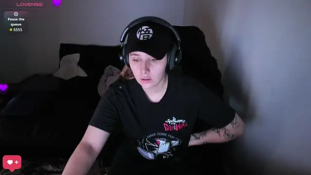 bonnie moon  online show from 04-18-26, 09:04