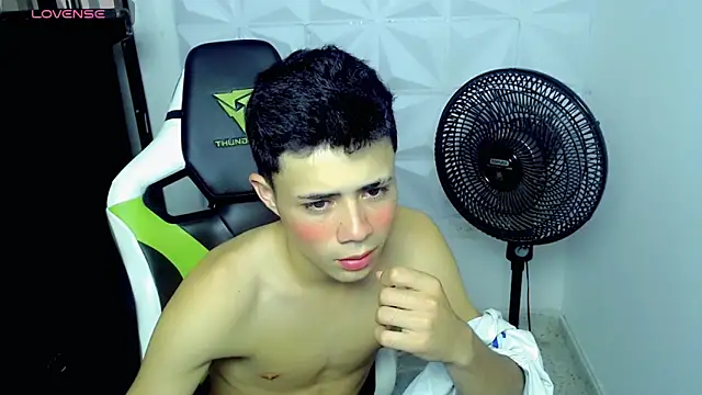 Snapshot of bby_santi chatting on 12-05-24, 06:55 bby santi online show from 12-05-24, 06:55