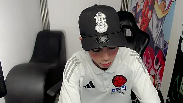 Snapshot of bby_santi chatting on 02-14-25, 07:44 bby santi online show from 02-14-25, 07:44