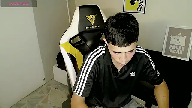 Snapshot of bby_santi chatting on 10-09-25, 01:09 bby santi online show from 10-09-25, 01:09