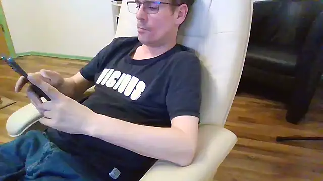 Minm666 online show from 01-01-25, 10:24