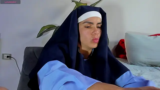 ClaraMariaMon online show from 02-01-25, 07:02