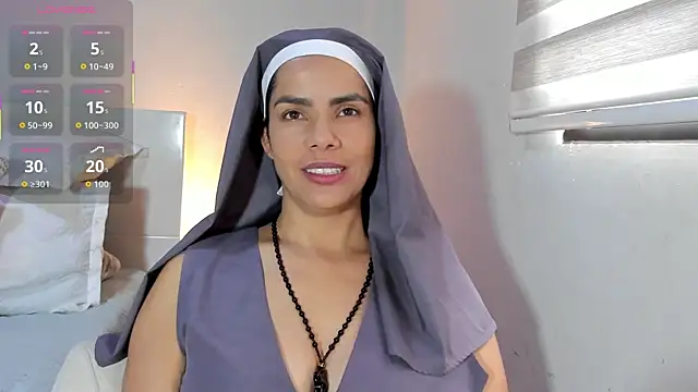 ClaraMariaMon online show from 12-18-25, 02:01