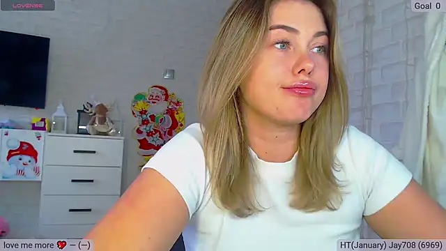 Snapshot of SuchCute chatting on 01-18-25, 05:31 SuchCute online show from 01-18-25, 05:31