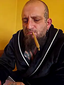 Snapshot of TattooedDick92 chatting on 01-02-25, 11:31 TattooedDick92 online show from 01-02-25, 11:31