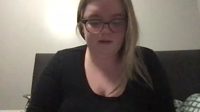 honeyyy24 online show from 02-27-26, 10:54