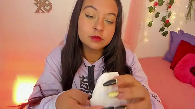 Snapshot of Sweet_Chloe06 chatting on 02-11-25, 10:50 Sweet Chloe06 online show from 02-11-25, 10:50