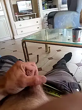 Snapshot of rush6983 chatting on 09-27-25, 09:36 rush6983 online show from 09-27-25, 09:36