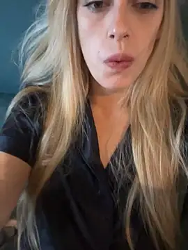 Lolitaxlola online show from 03-18-25, 10:46