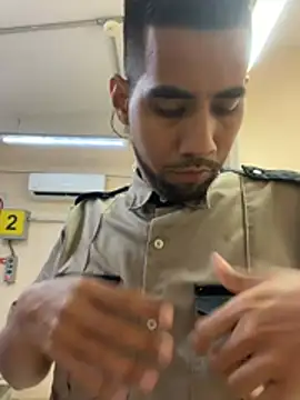 EnriquePersian197 online show from 05-06-26, 12:10