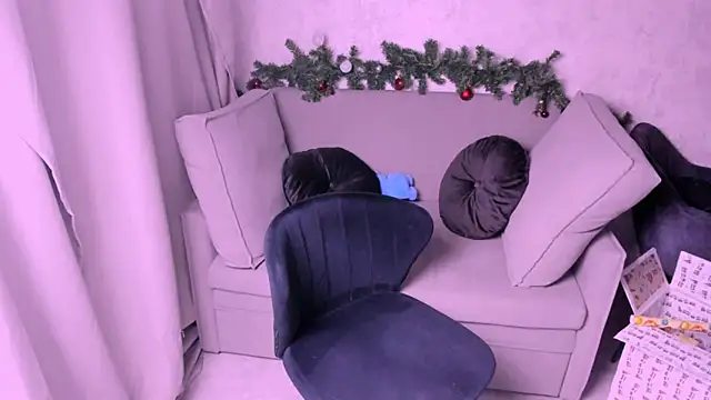 Snapshot of kirraa_ chatting on 12-22-24, 10:15 kirraa online show from 12-22-24, 10:15