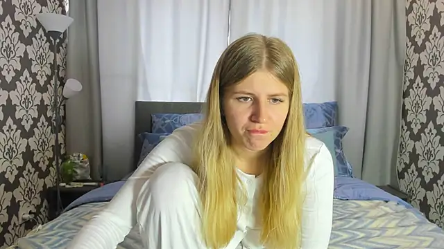 Snapshot of kirraa_ chatting on 09-20-25, 10:27 kirraa online show from 09-20-25, 10:27