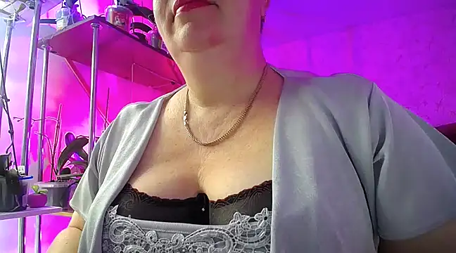 Snapshot of _Sweet_Woman chatting on 01-17-25, 04:06  Sweet Woman online show from 01-17-25, 04:06