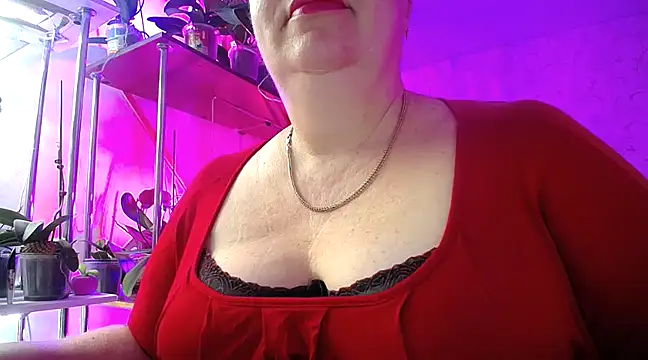 Snapshot of _Sweet_Woman chatting on 01-28-25, 04:08  Sweet Woman online show from 01-28-25, 04:08