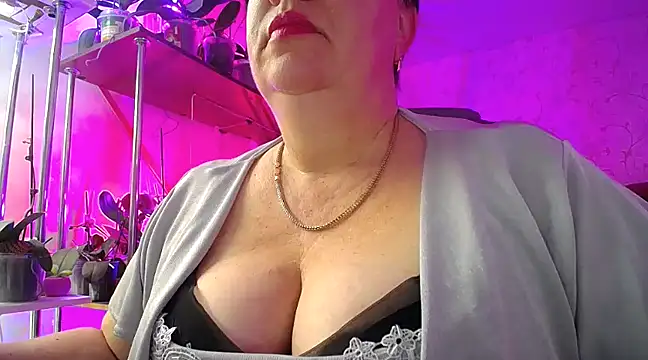 Snapshot of _Sweet_Woman chatting on 02-08-25, 12:50  Sweet Woman online show from 02-08-25, 12:50