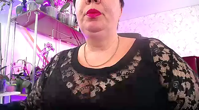Snapshot of _Sweet_Woman chatting on 02-22-25, 12:19  Sweet Woman online show from 02-22-25, 12:19