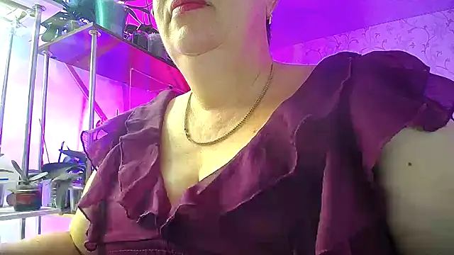 Snapshot of _Sweet_Woman chatting on 09-18-25, 04:14  Sweet Woman online show from 09-18-25, 04:14