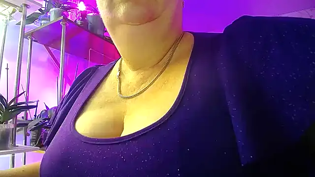 Snapshot of _Sweet_Woman chatting on 10-11-25, 04:22  Sweet Woman online show from 10-11-25, 04:22