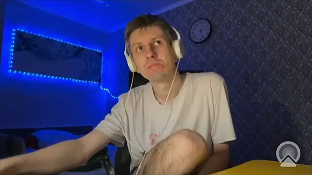 Aki-Laky online show from 04-05-26, 08:28