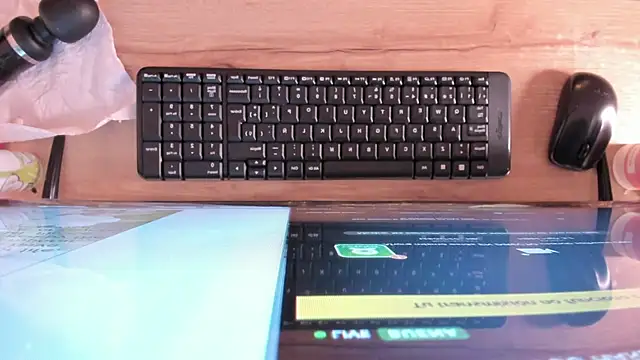 marien thomson  online show from 05-20-26, 09:32