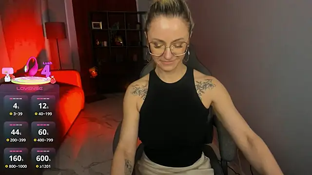 LadyIzabel online show from 04-09-26, 02:44