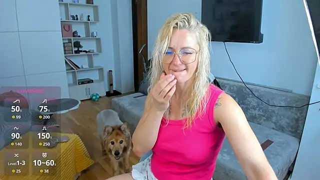 Snapshot of LadyIzabel chatting on 07-30-26, 02:05 LadyIzabel online show from 07-30-26, 02:05