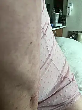 NinasNylonz online show from 02-27-25, 09:04