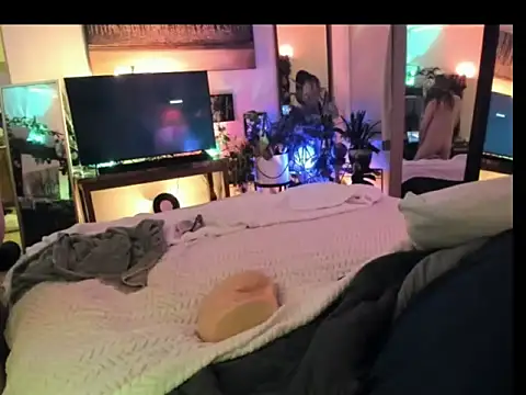 NinasNylonz online show from 04-20-26, 09:56