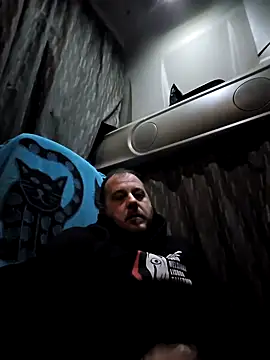 Snapshot of alle2121 chatting on 12-17-24, 07:59 alle2121 online show from 12-17-24, 07:59