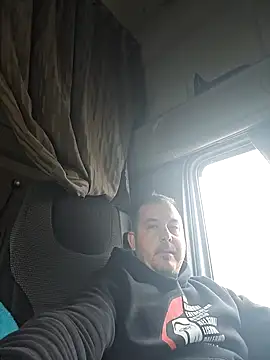 Snapshot of alle2121 chatting on 01-22-25, 01:21 alle2121 online show from 01-22-25, 01:21