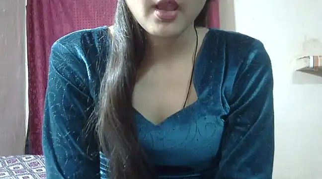 Snapshot of Aayesha chatting on 12-10-24, 11:00 Aayesha online show from 12-10-24, 11:00