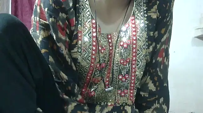 Snapshot of Aayesha chatting on 12-20-24, 12:38 Aayesha online show from 12-20-24, 12:38