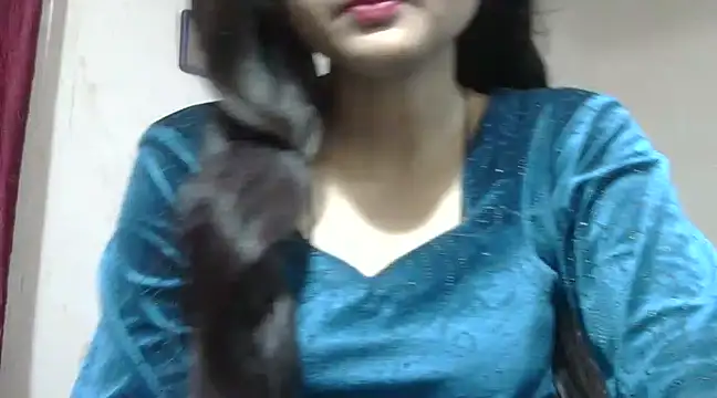 Snapshot of Aayesha chatting on 12-30-24, 05:15 Aayesha online show from 12-30-24, 05:15