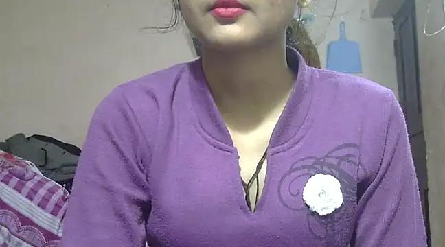 Snapshot of Aayesha chatting on 01-14-25, 03:47 Aayesha online show from 01-14-25, 03:47