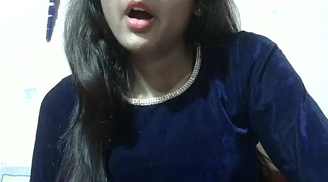 Snapshot of Aayesha chatting on 02-17-25, 11:09 Aayesha online show from 02-17-25, 11:09