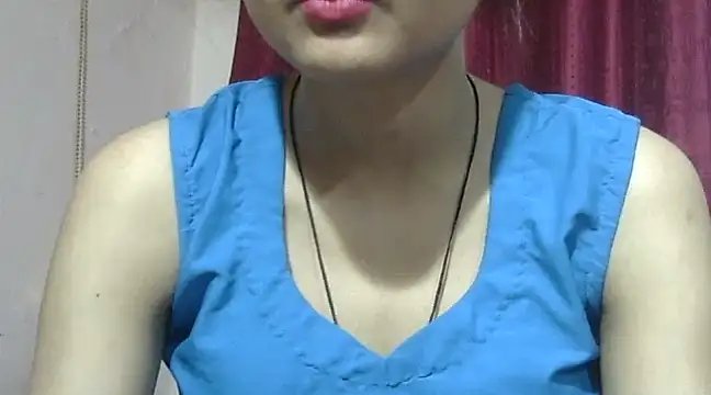 Snapshot of Aayesha chatting on 03-11-25, 05:24 Aayesha online show from 03-11-25, 05:24