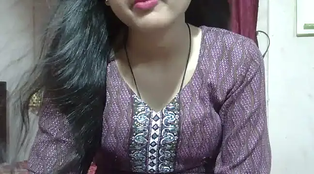 Snapshot of Aayesha chatting on 03-16-25, 12:11 Aayesha online show from 03-16-25, 12:11