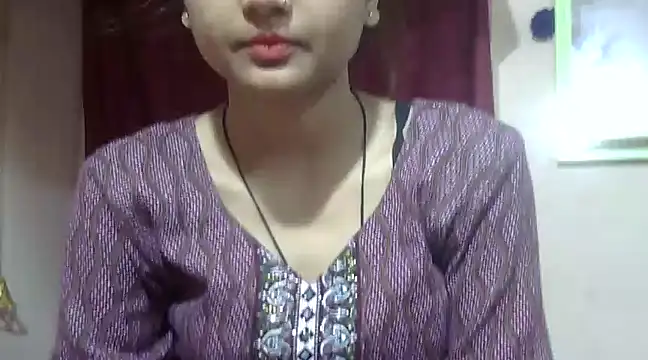 Snapshot of Aayesha chatting on 03-18-25, 11:08 Aayesha online show from 03-18-25, 11:08