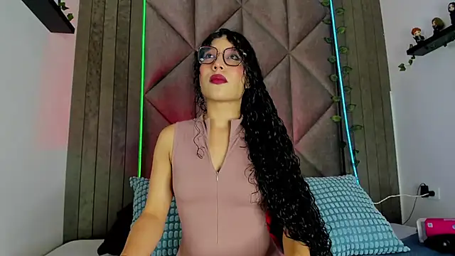 BriaConner  online show from 12-18-25, 02:50