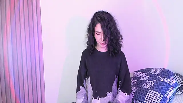 Snapshot of Angellike_doll chatting on 05-09-26, 11:37 Angellike doll online show from 05-09-26, 11:37