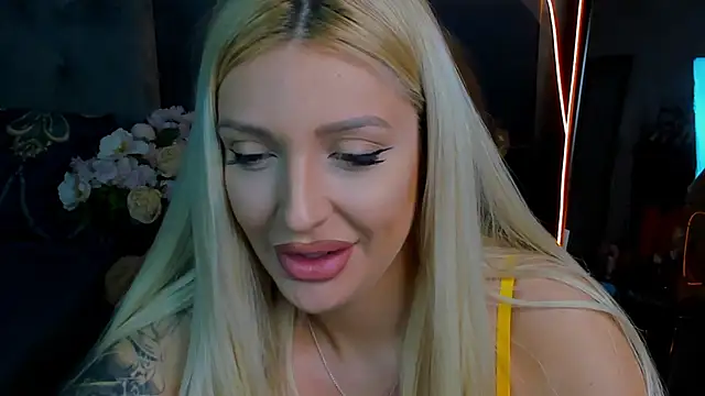 glossy blondegirl online show from 10-08-25, 01:20