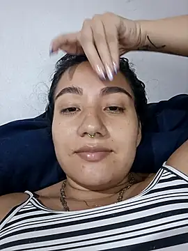 Snapshot of Hellen_Alex chatting on 04-30-26, 02:12 Hellen Alex online show from 04-30-26, 02:12