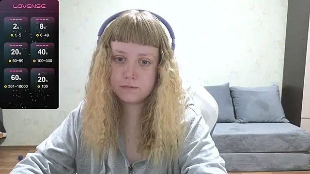 Snapshot of June_shy0 chatting on 05-17-26, 06:55 June shy0 online show from 05-17-26, 06:55