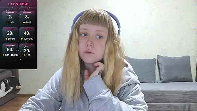 Snapshot of June_shy0 chatting on 05-18-26, 07:03 June shy0 online show from 05-18-26, 07:03