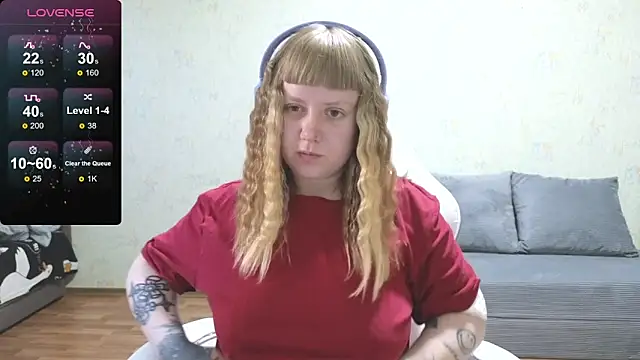 Snapshot of June_shy0 chatting on 05-19-26, 07:15 June shy0 online show from 05-19-26, 07:15