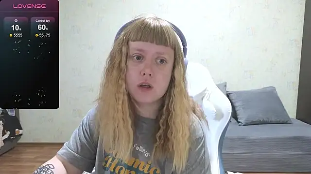 Snapshot of June_shy0 chatting on 05-20-26, 07:14 June shy0 online show from 05-20-26, 07:14